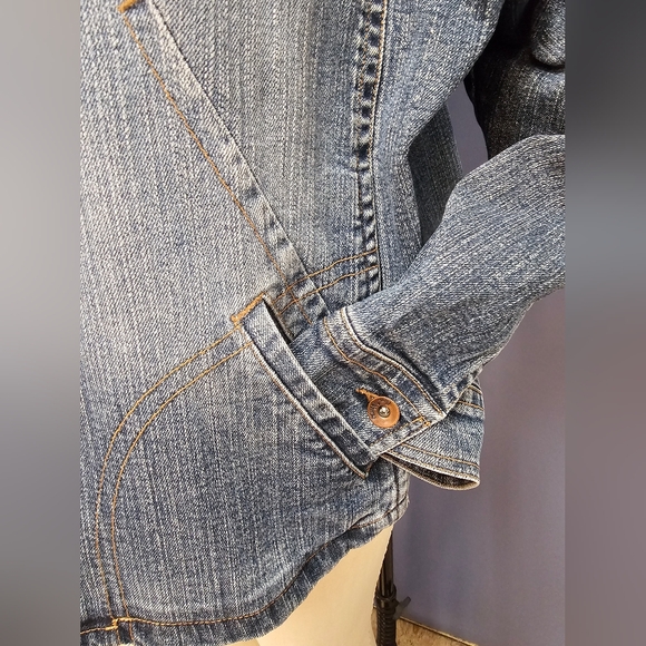 Like New 1X l.a. blues Stylish Jean Jacket, 3 Pockets, Fun Stitching Accents - Picture 13 of 14